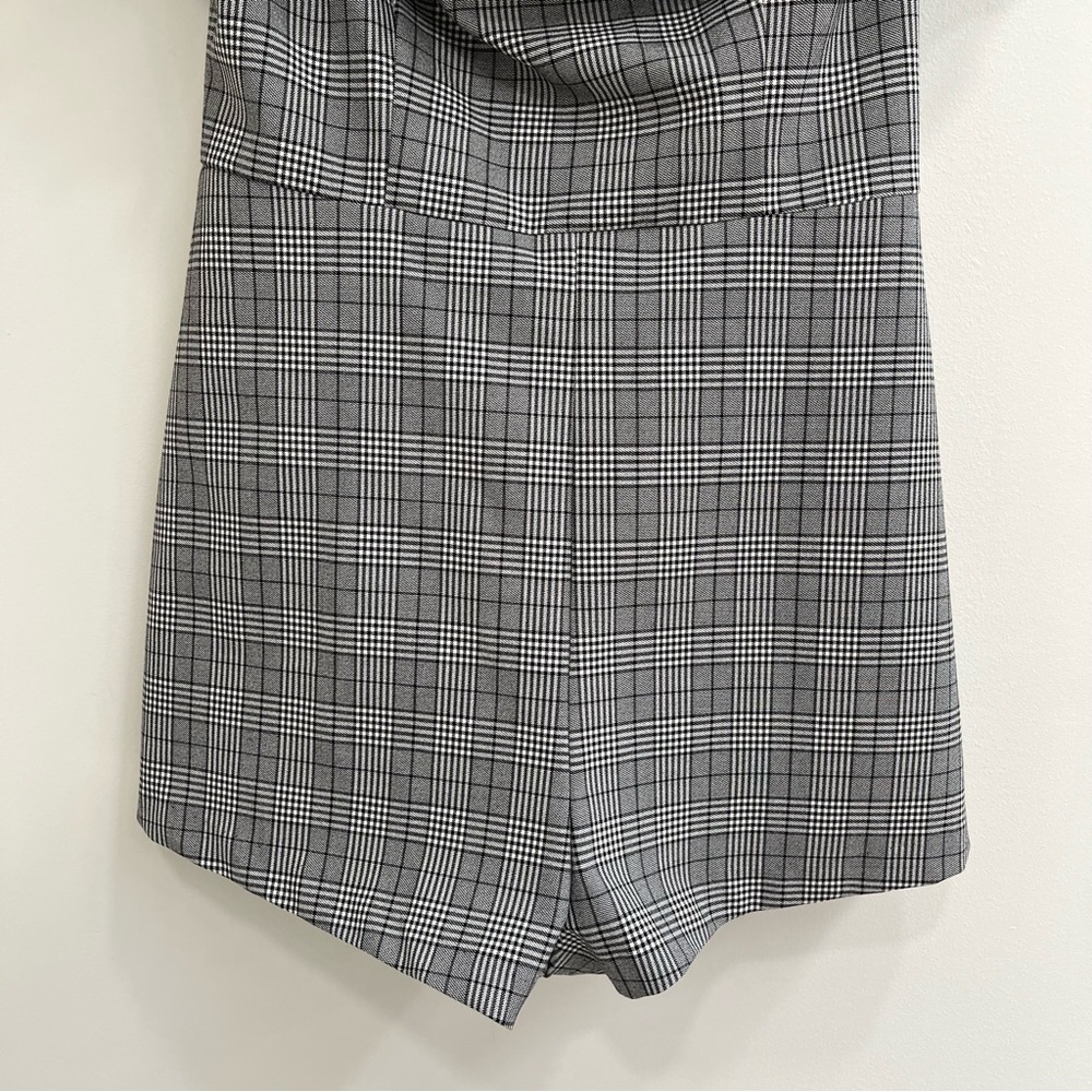 Urban Outfitters black white plaid off shoulder pleated ruffle romper 6 - Picture 6 of 13
